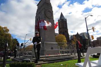 A solider guards the Cenotaph in Victoria Park in London prior to the Remembrance Day ceremony, November 11, 2016. (Photo by Miranda Chant, Blackburn News.)