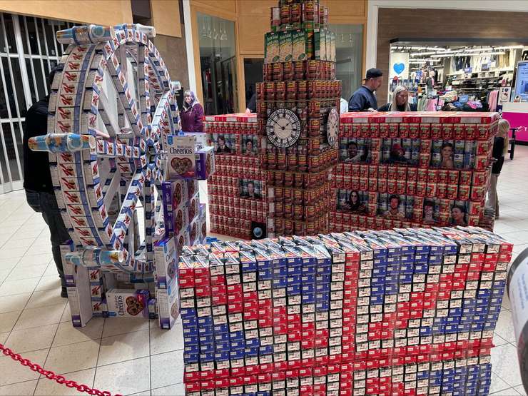 2025 CANstruction build by Worley Parsons. Photo courtesy of the Inn of the Good Shepherd. 