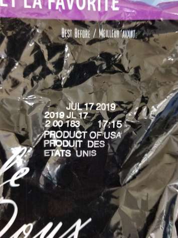 Recalled Sweet Kale Vegetable Salad Bag Kit. (Photo courtesy of the Canadian Food Inspection Agency)