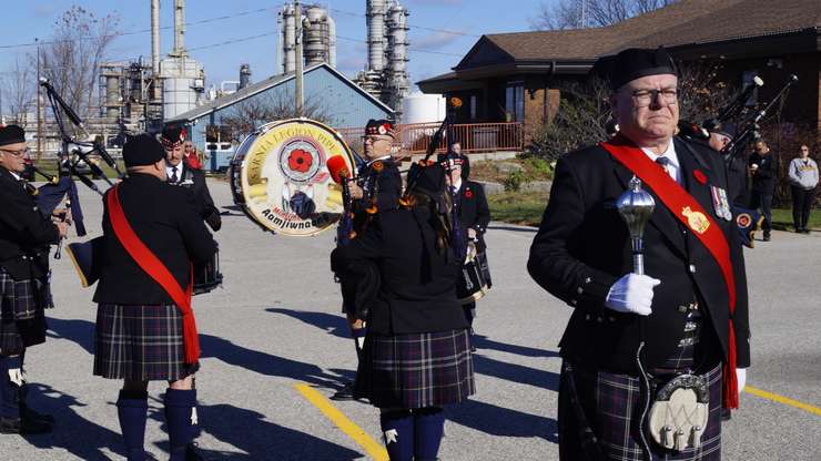 Bagpipers at the Aamjiwnaang Remembrance Day Ceremony (Photo by: Lindsay Newman/ Blackburn Media)