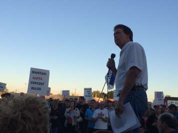 Unions and other supporters rally against the TPP in Essex on September 23, 2015. (Photo by Ricardo Veneza)