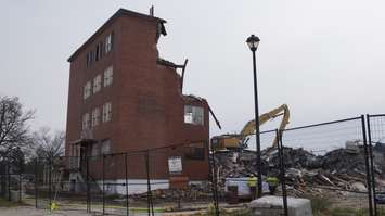 The last piece left standing of the old Sarnia General Hospital. November 12, 2018. (Photo by Colin Gowdy, BlackburnNews)