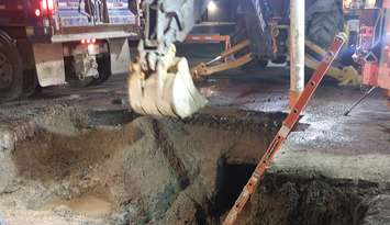 Crews work to fix water main break (Image courtesy of Dave Palmer, Blackburn media)