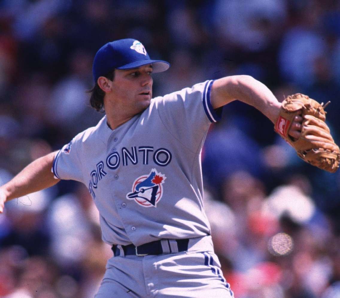 Pat Hentgen pitching for the Toronto Blue Jays.