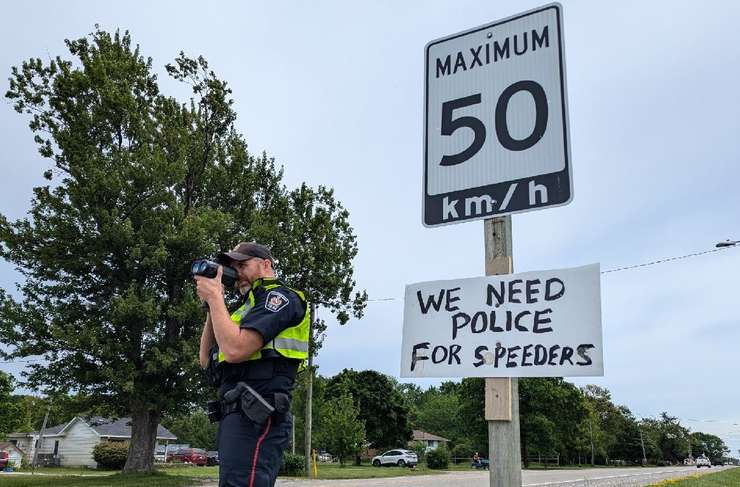 CK police on Charing Cross Rd. (Image courtesy of the Chatham-Kent Police Service via X)