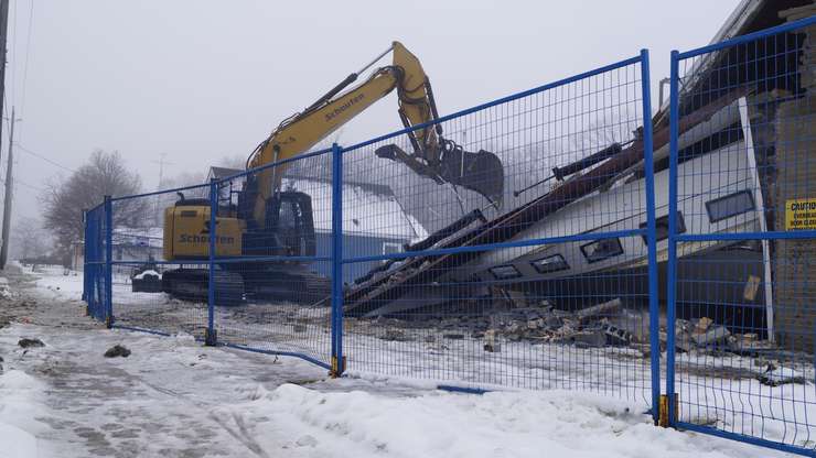 Demolition of the old Sarnia fire station. January 24, 2024. (Photo by Natalia Vega)