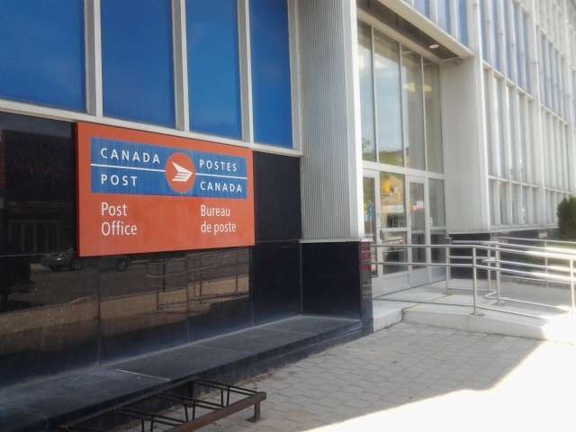 Canada Post makes public latest offer to mail carriers
