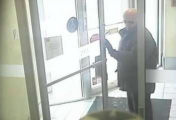 Photo of a bank robbery suspect courtesy of the Ontario Provincial Police, January 21, 2015.