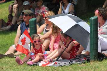Beating the heat on Canada Day in Sarnia (Blackburnews.com photo by Dave Dentinger)