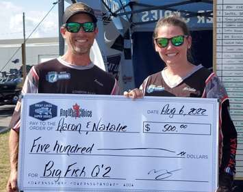 Big fish winners Aaron Hathaway and Natalie Hathaway at the Great Lakes Super Series at Sarnia Bay.  6 August 2022. (Photo by Great Lakes Super Series)