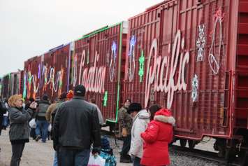 Hundreds gather in Windsor to watch as the CP Holiday Train pulls in. (Photo by Jason Viau)