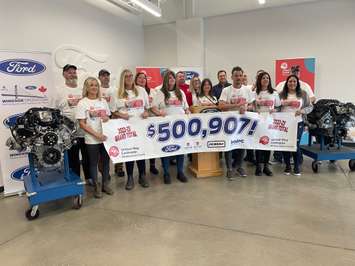 Unifor members at Ford reveal 2022 United Way contribution, March 23, 2023. (Photo by Maureen Revait)