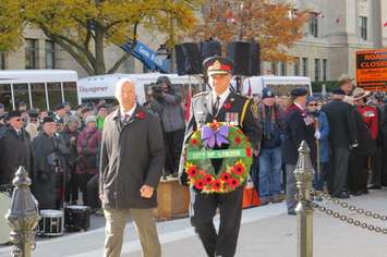 Mayor Matt Brown and London Police Chief John Pare lay a wreath at the Remembrance Day ceremony at the Cenotaph in Victoria Park in London, November 11, 2016. (Photo by Miranda Chant, Blackburn News.)