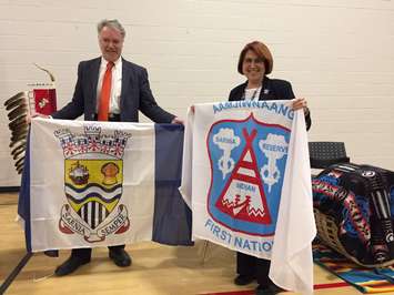 Sarnia Mayor Mike Bradley and Aamjiwnaang Chief Joanne Rogers at signing ceremony. December 14, 2016 BlackburnNews.com photo by Melanie Irwin