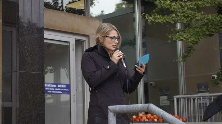 Guest speaker Beth Scheiding. October 20, 2023. (Photo by Natalia Vega)