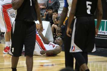 Windsor Express vs Raptors 905 exhibition game at the WFCU Centre on November 5, 2015. (Photo by Ricardo Veneza)