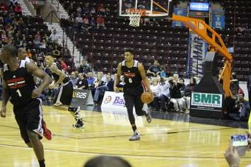 Windsor Express vs Raptors 905 exhibition game at the WFCU Centre on November 5, 2015. (Photo by Ricardo Veneza)