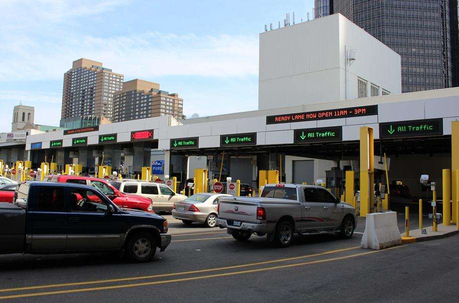 Border crossings to close on Friday morning to remember 9/11