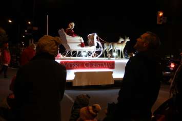 Local residents line the streets of Downtown Chatham during the Santa Clause Parade, November 20, 2015. (Photo by Ricardo Veneza)