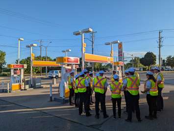 Shell gas giveaway, Thursday July 21, 2022. Photo by Sarah Woodley. 