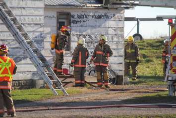 Crews on scene at a fire on Cedar Hedge Line, November 18, 2016 (Photo by Jake Kislinsky)