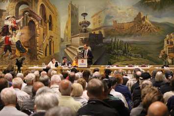 Dr. Ryan Meili of Canadian Doctors of Medicare speaks at the Ciaciaro Club in Windsor during a public health care rally, August 26, 2015. (Photo by Mike Vlasveld)