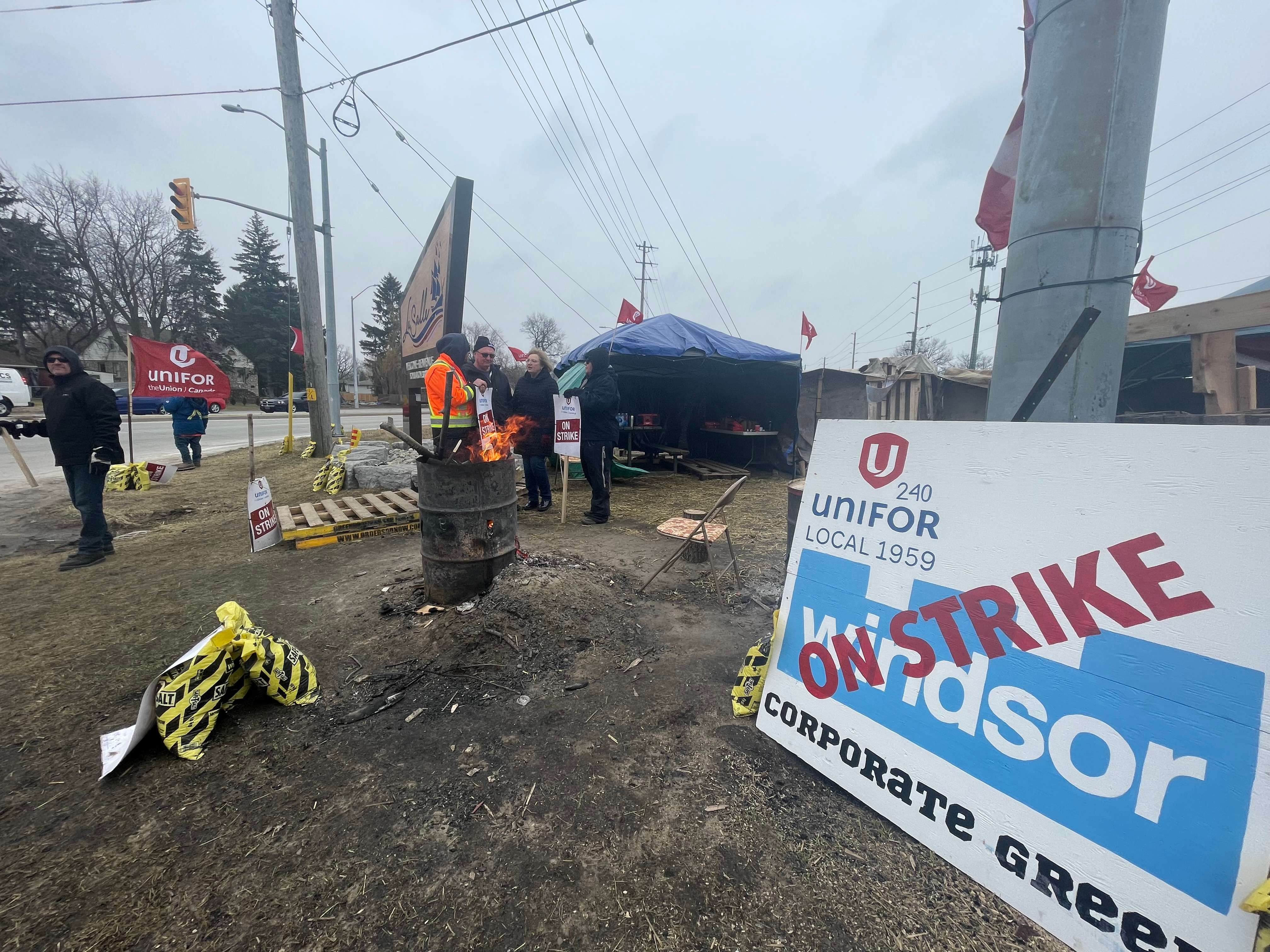 Unifor Looking For Support To End Windsor Salt Strike