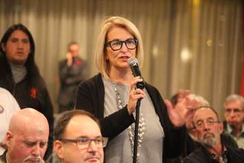 Residents ask questions regarding plans for a new regional hospital at a townhall meeting at Windsor's Waterfront Hotel put on by the Downtown Windsor BIA on November 11, 2015. (Photo by Ricardo Veneza)