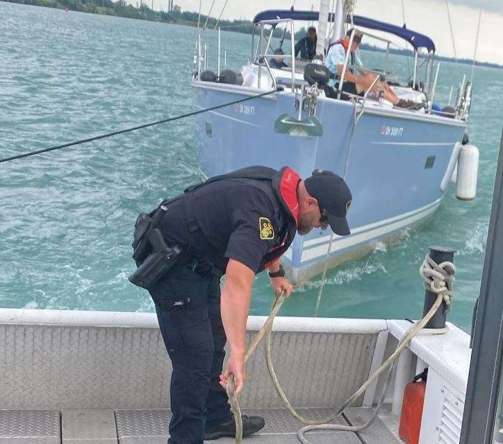 Stranded sailors pulled to shore