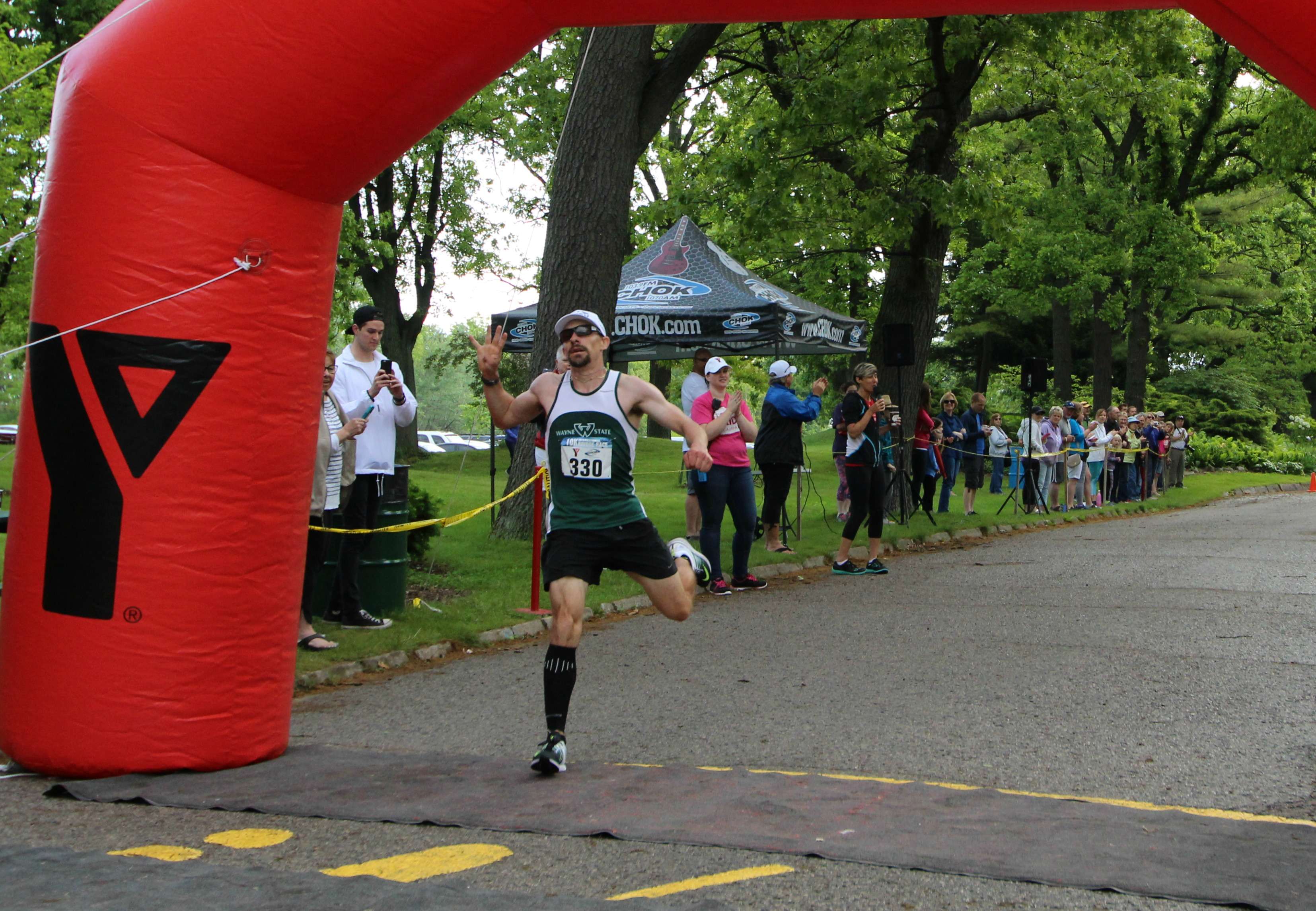 Four In A Row For Fecht (GALLERY)