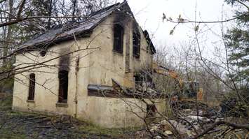 A fire damaged abandoned building off London Line. April 26, 2019. (Photo by Colin Gowdy, BlackburnNews)